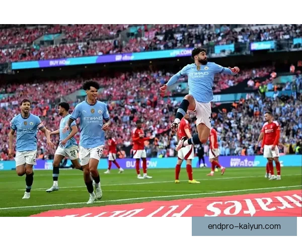 狼队抵抗曼城霸主地位，紧张对决表现亮眼值得关注