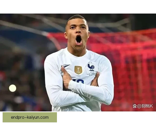 姆巴佩热议新偶像引发讨论，年轻球员表现备受关注